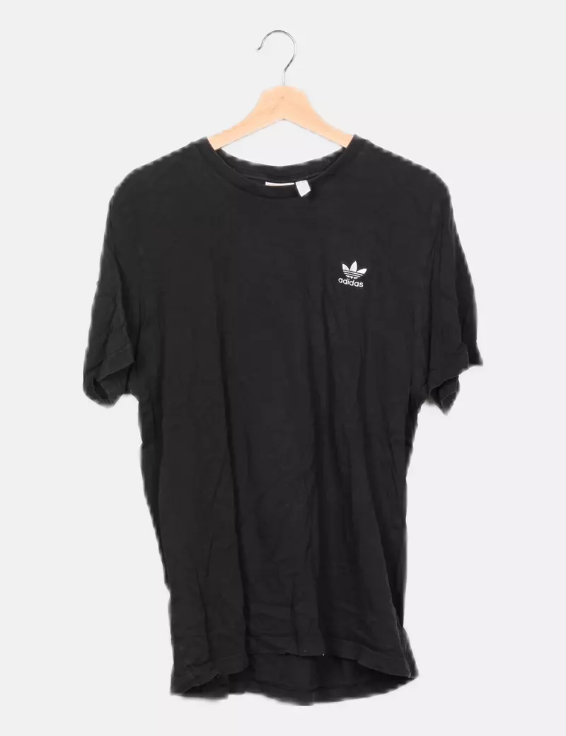 Adidas Camiseta negra logo bordado
