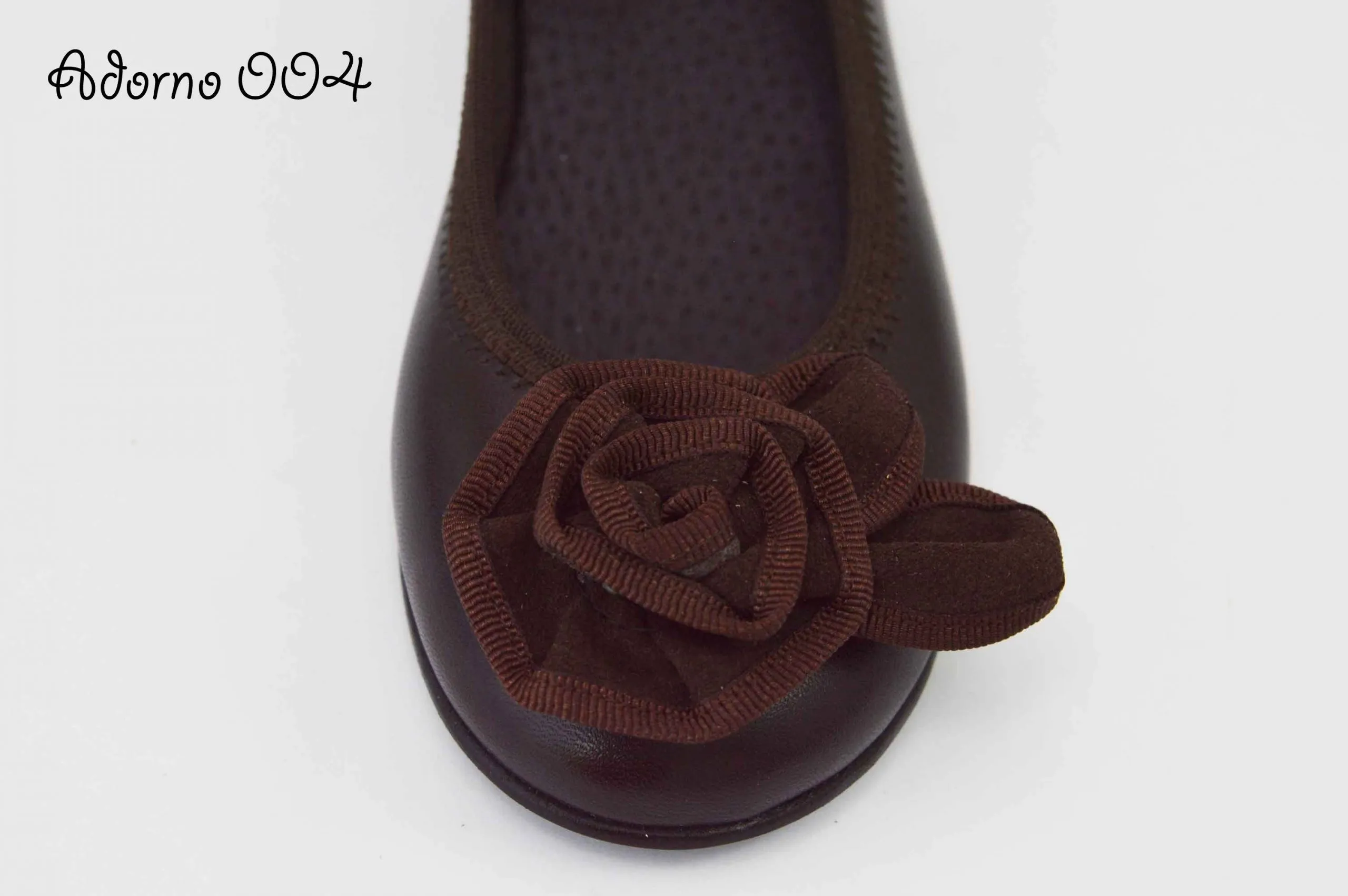 Adornos de piel en marron chocolate para zapatos