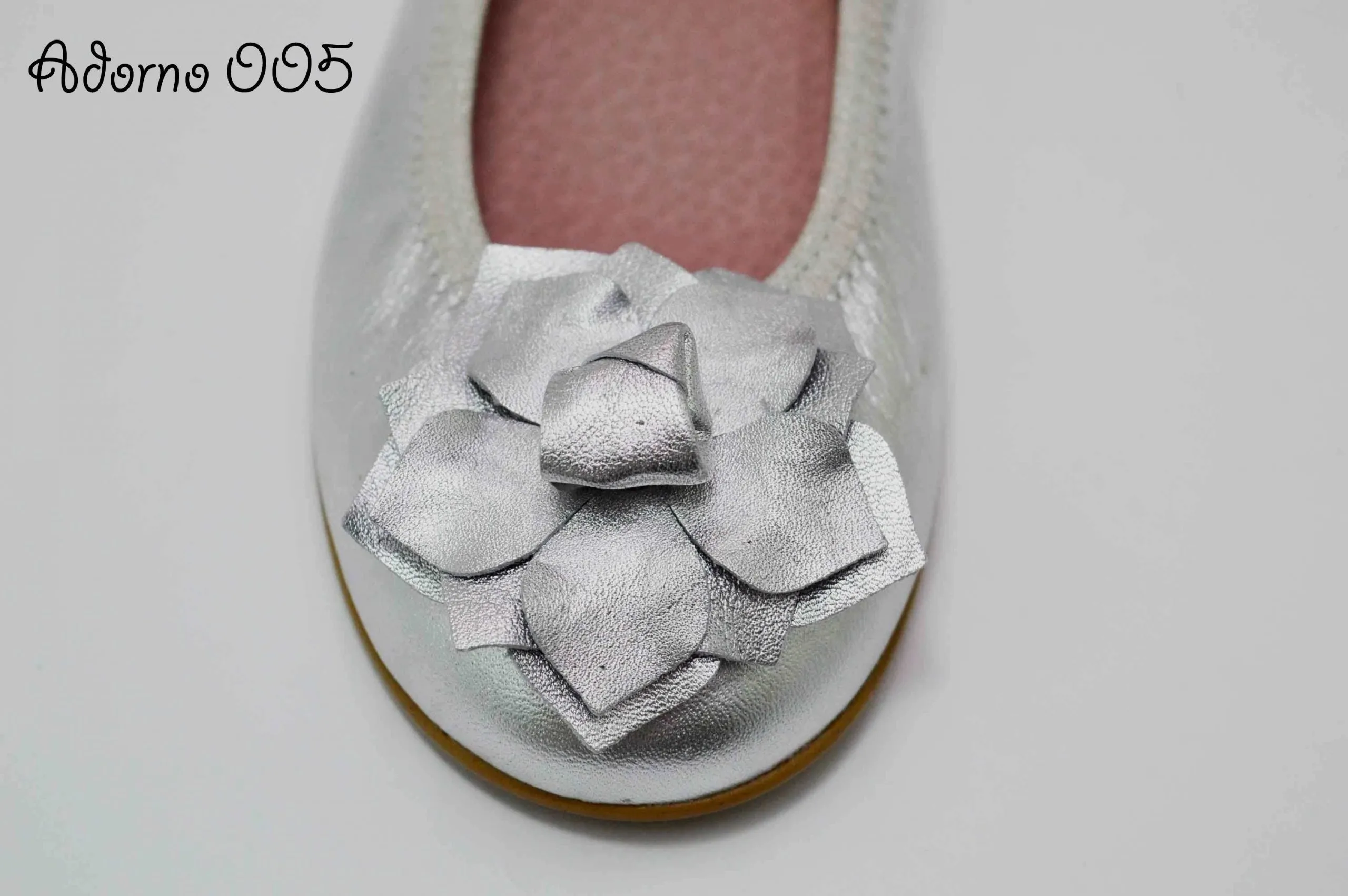 Adornos flor de piel en plata para zapatos