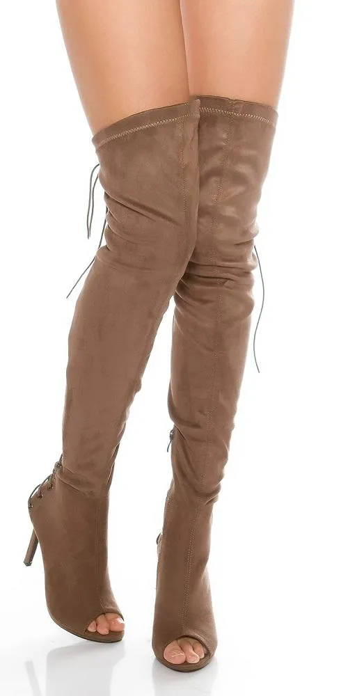 Botas de caña alta ante Marrón