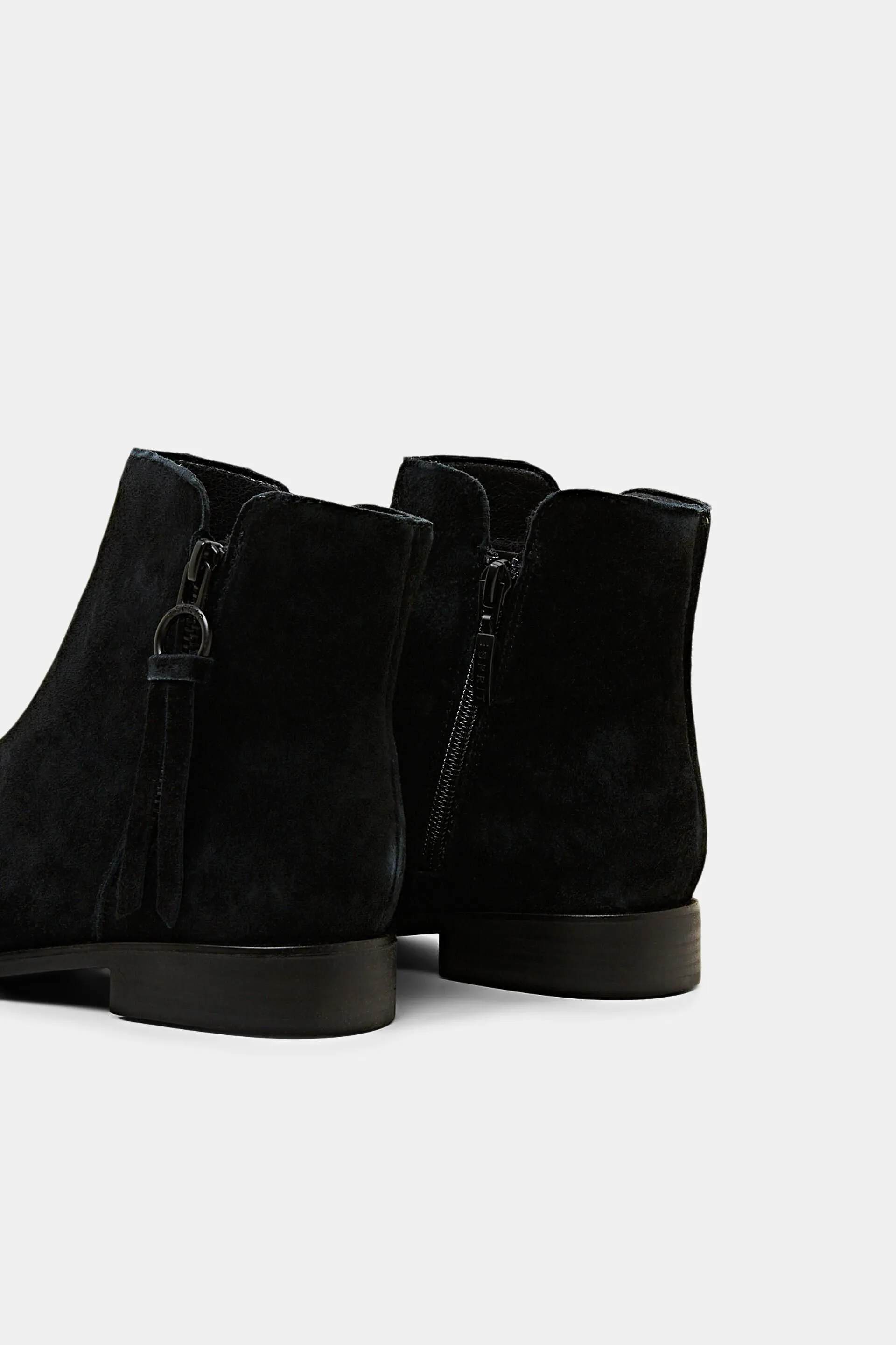 Botines de ante con cremallera