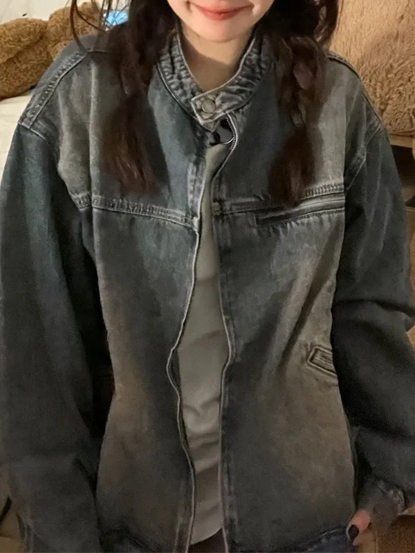 Chaqueta vintage desgastada con cremallera