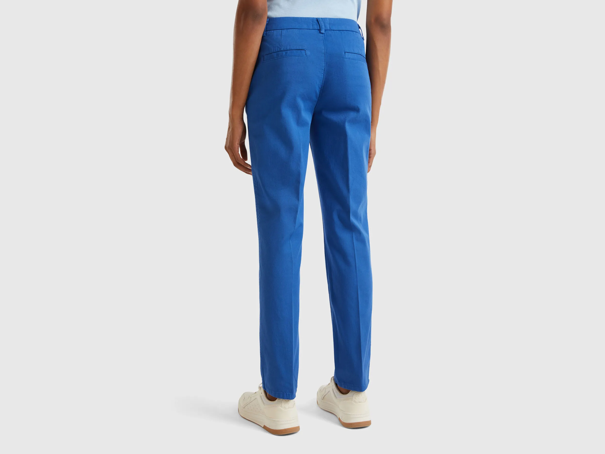 Chinos slim fit de algodón azul oscuro
