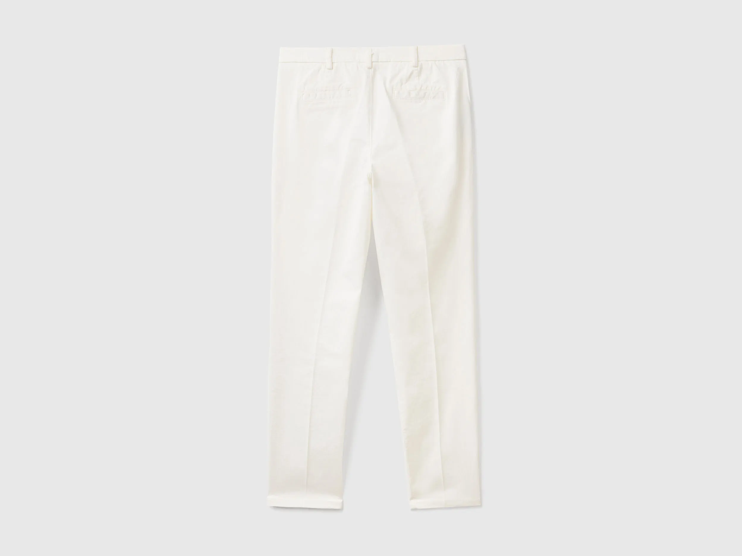 Chinos slim fit de algodón blanco crema