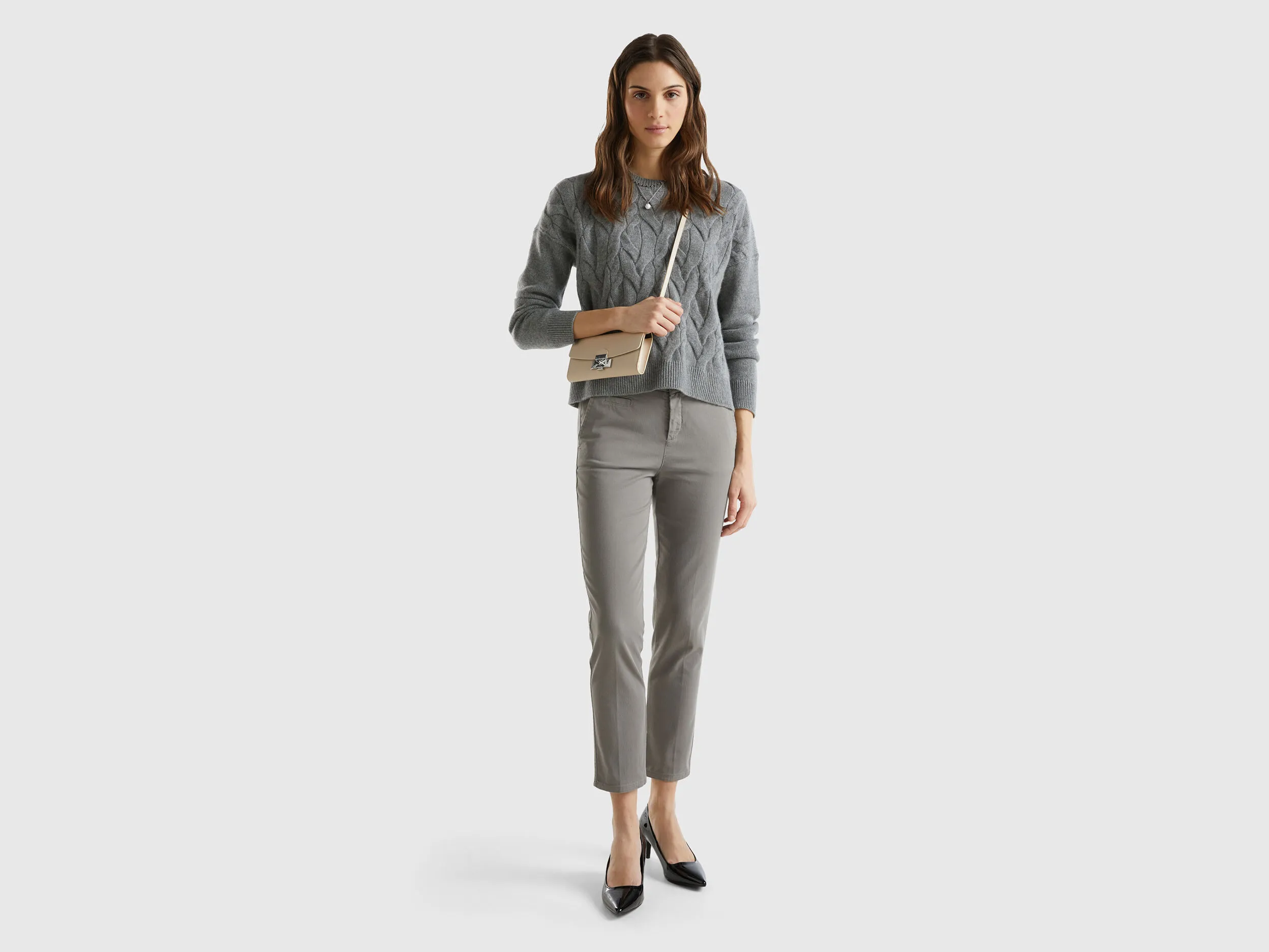 Chinos slim fit de algodón gris