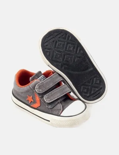 Converse Zapatilla gris tiras