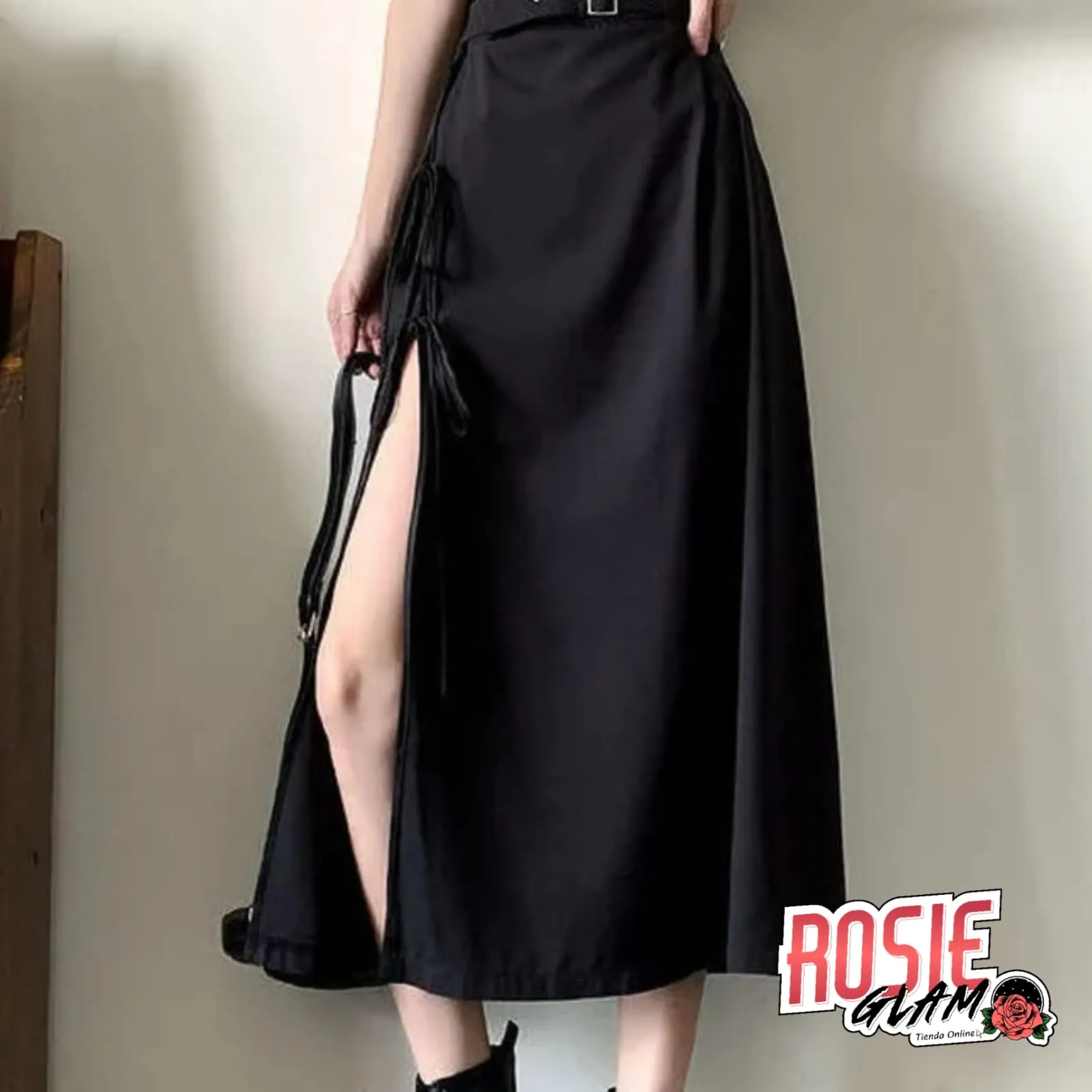 Falda Dark Con Abertura