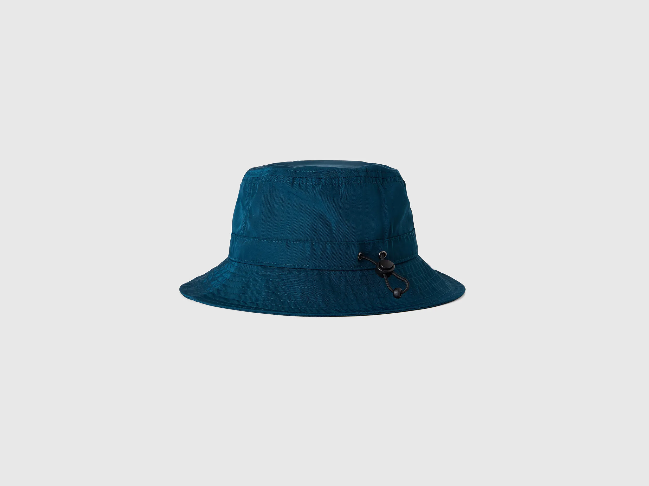 Gorro pescador con cordón