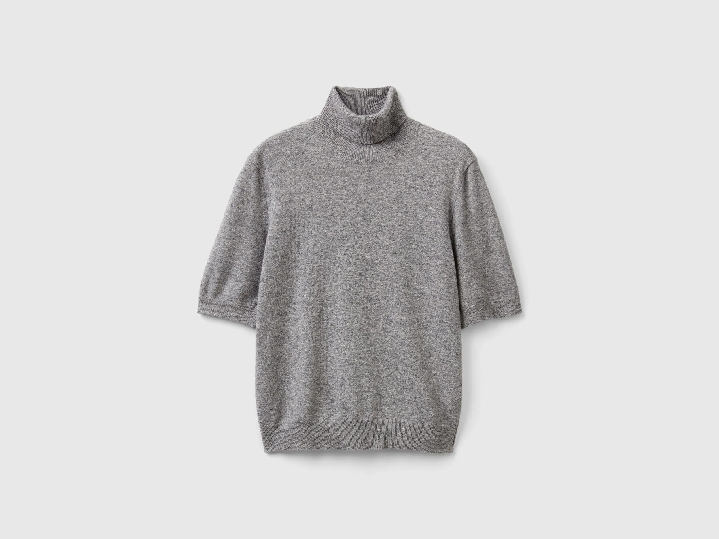 Jersey cuello alto gris de manga corta en mezcla de cachemira