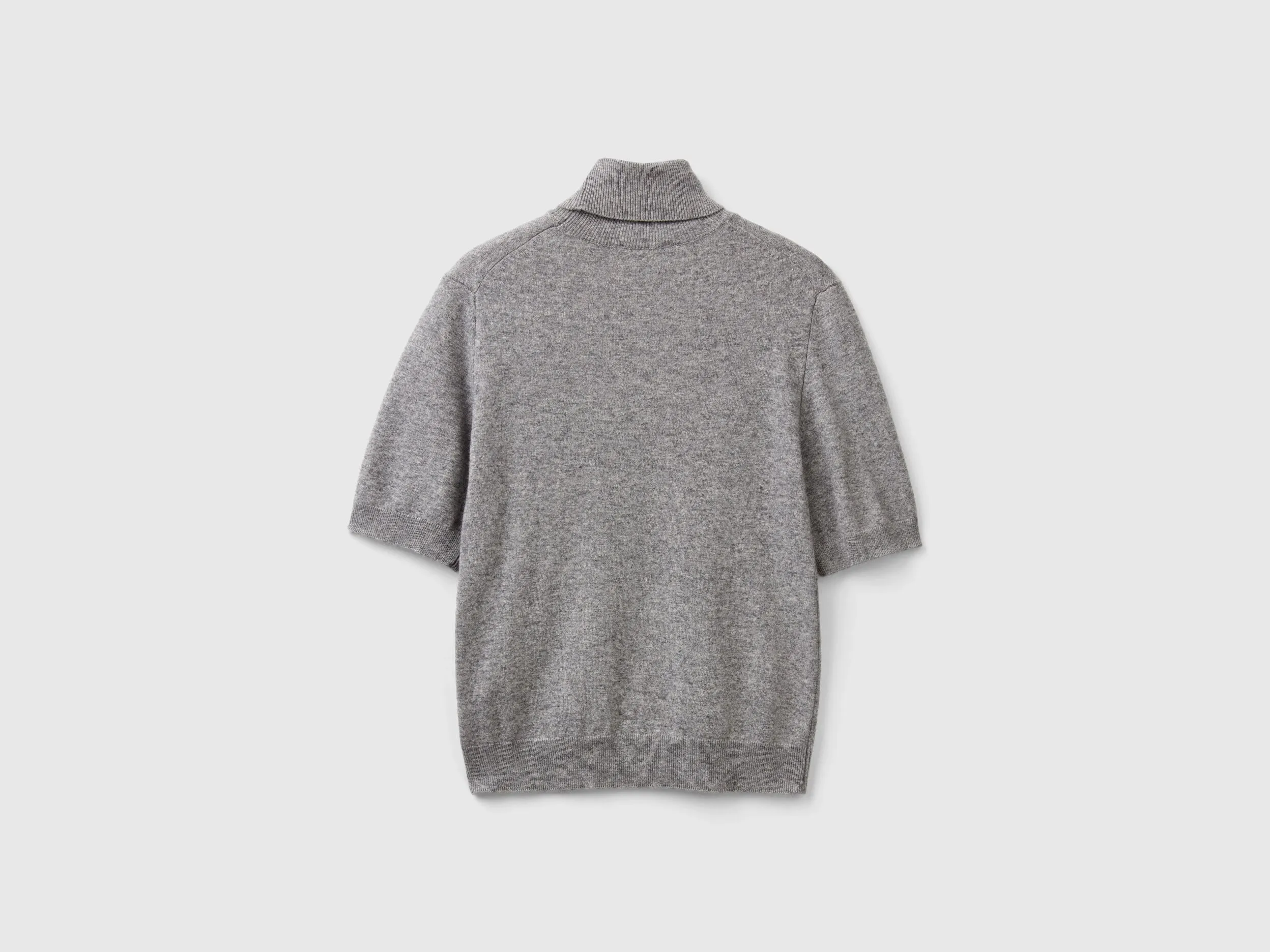 Jersey cuello alto gris de manga corta en mezcla de cachemira