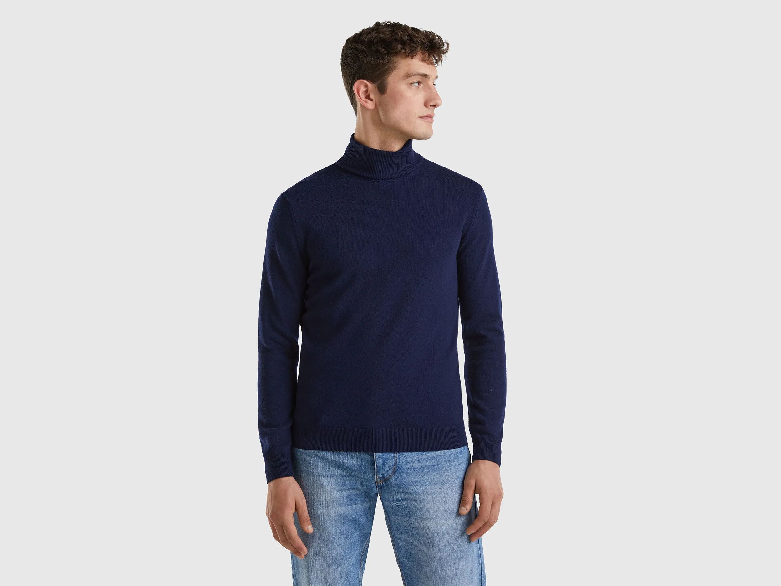 Jersey de cuello cisne azul oscuro de pura lana Merina