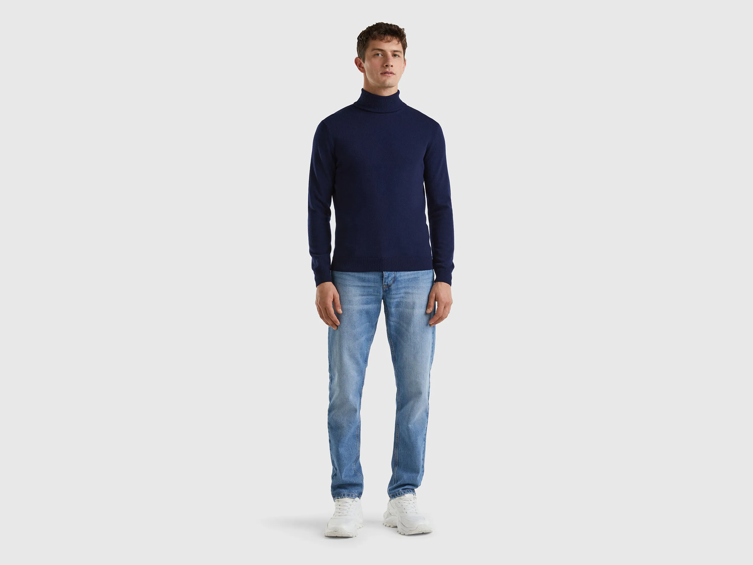 Jersey de cuello cisne azul oscuro de pura lana Merina