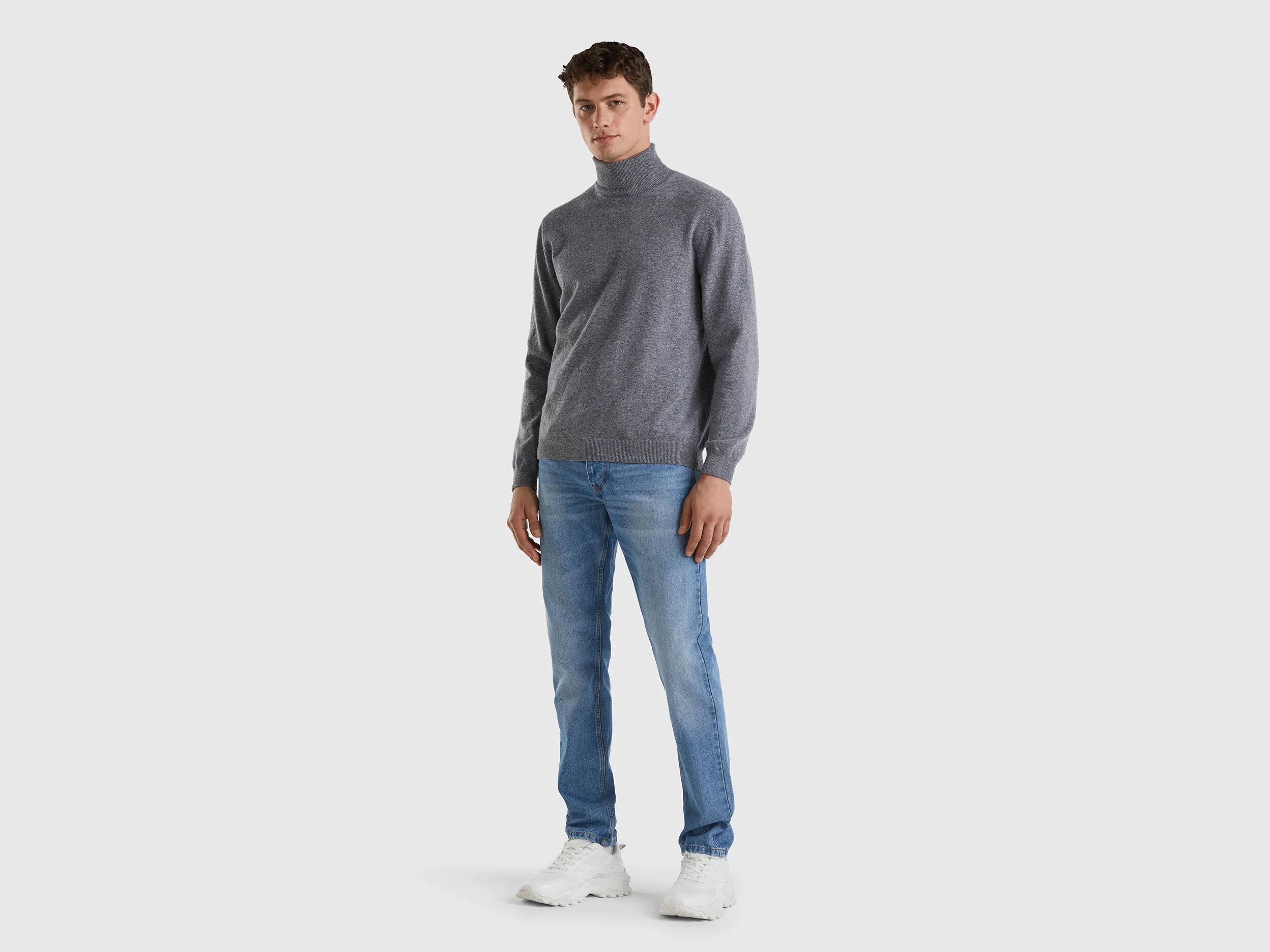 Jersey de cuello cisne gris oscuro de pura lana Merina