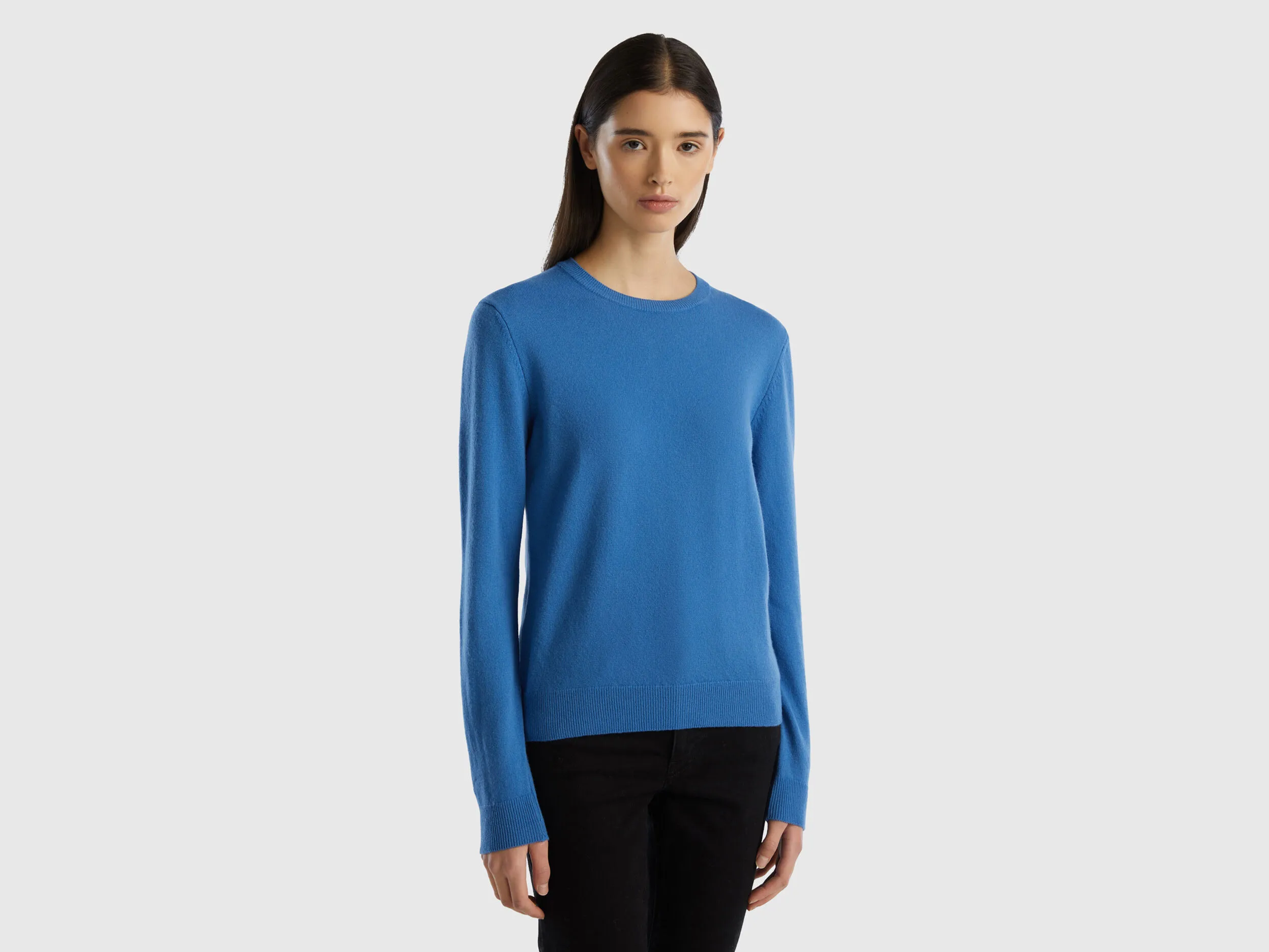 Jersey de cuello redondo azul oscuro de lana merina