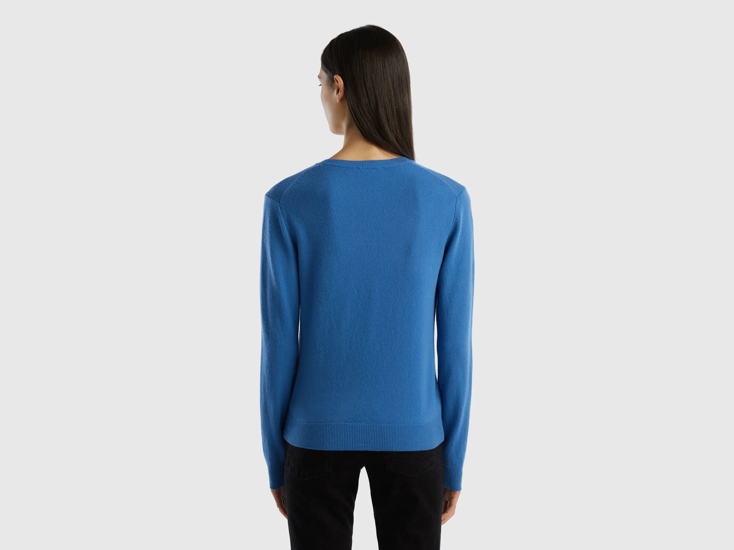 Jersey de cuello redondo azul oscuro de lana merina