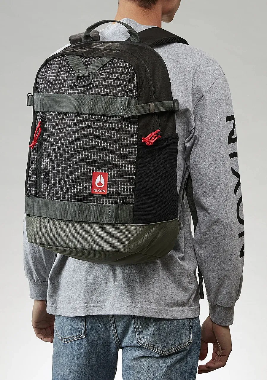 MOCHILA NIXON HAULER  BLACK/CHARCOAL
