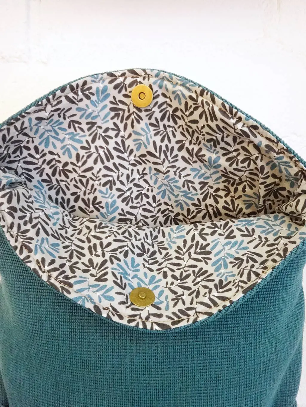 Mochila reciclada con tela azul turquesa