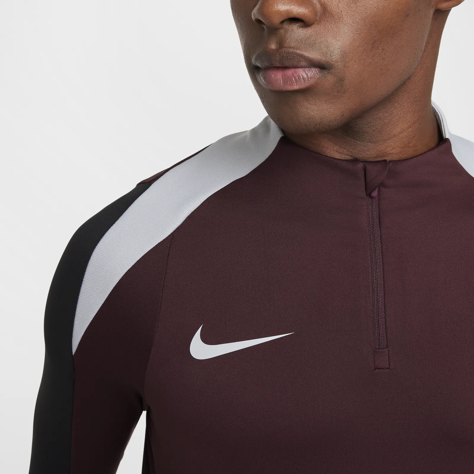 NIKE DRIFIT STRIKE TRAINING 1/2 ZIP