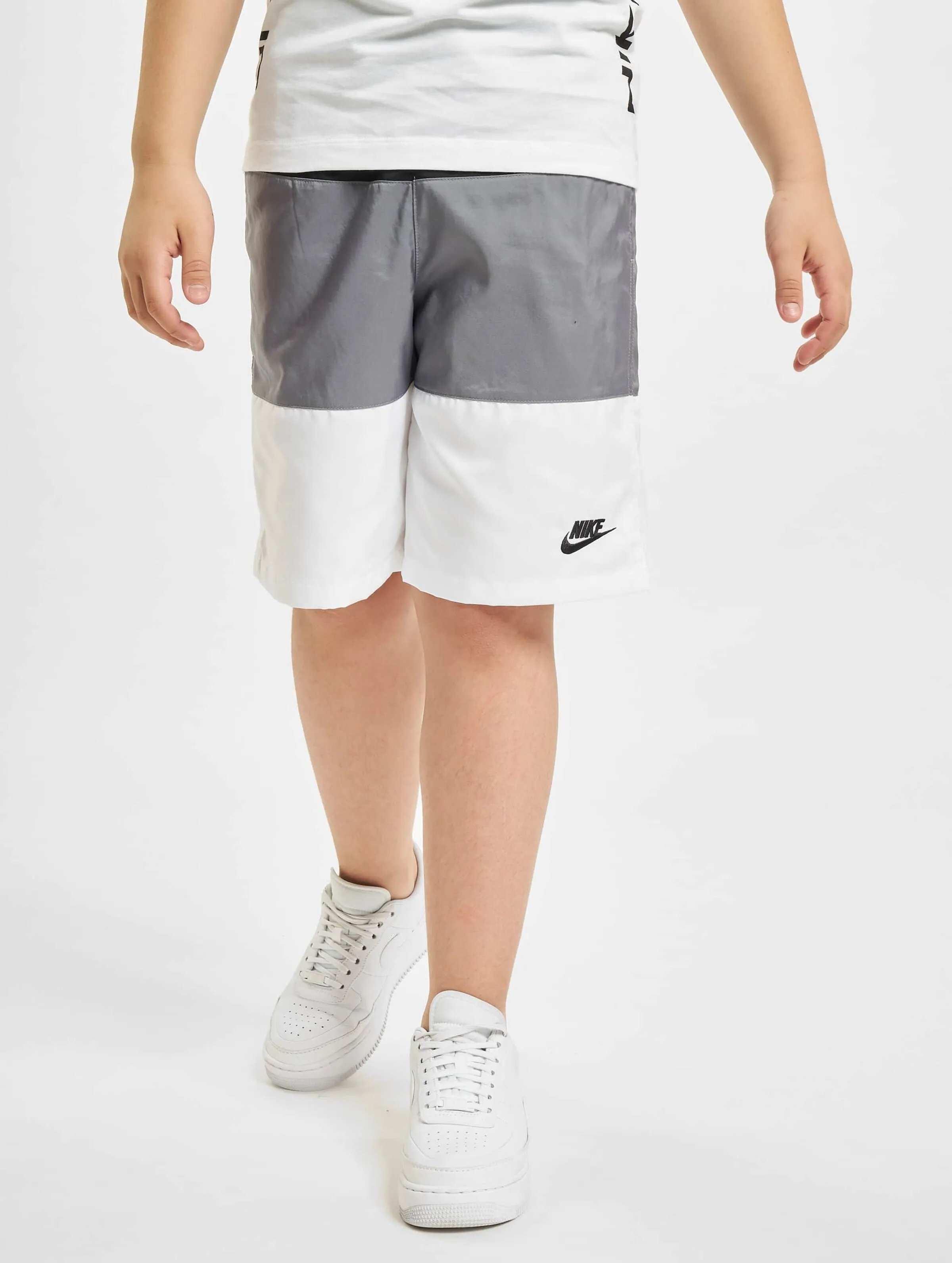 Nike Woven Block