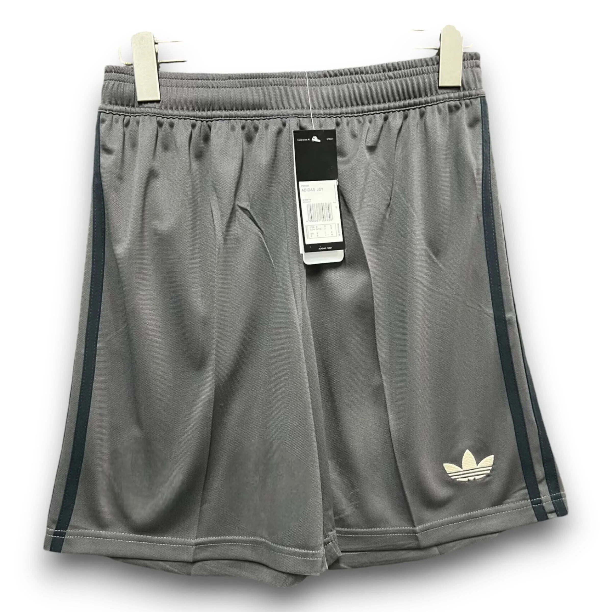 PANTALóN CORTO REAL MADRID 20242025 ALTERNATIVA