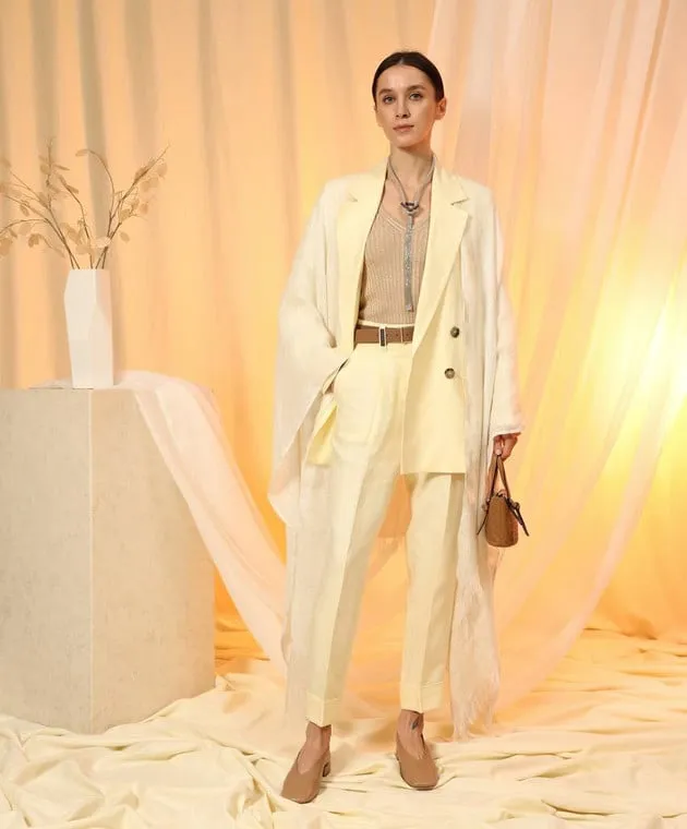 Peserico Yellow linen pants with monil chain