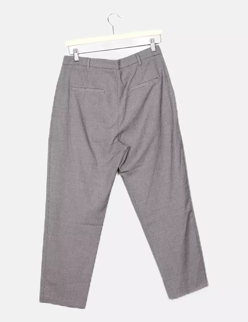 Pull&Bear Pantalón negro estampado
