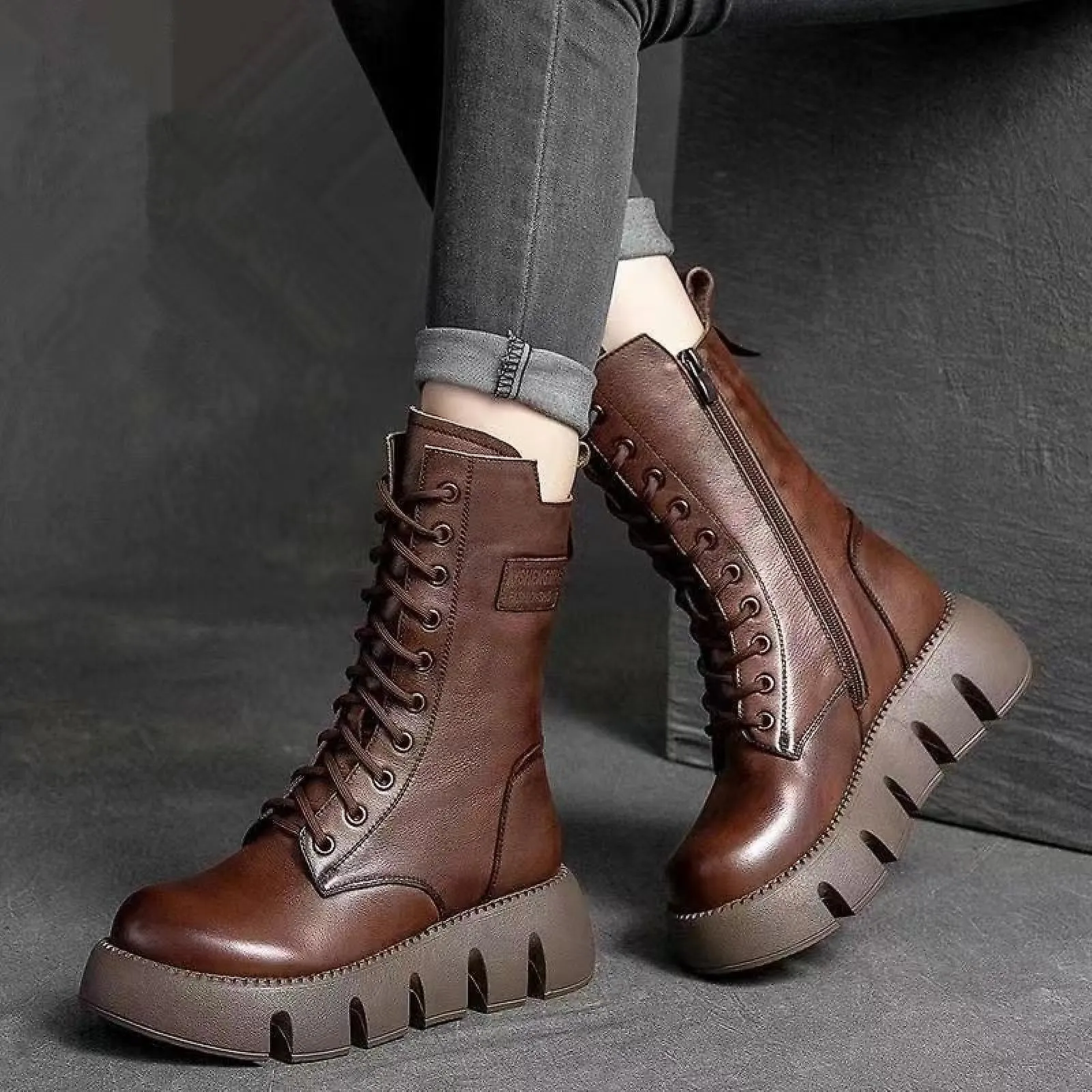 Retro a la moda: las nuevas botas individuales marrones versátiles con hebilla de cinturón de caña alta con hebilla de cinturón 