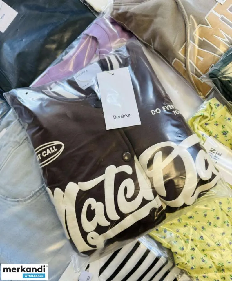ROPA BERSHKA MUJER/HOMBRE MIX DE MODELOS Y TALLAS. CATEGORíA A NUEVO.