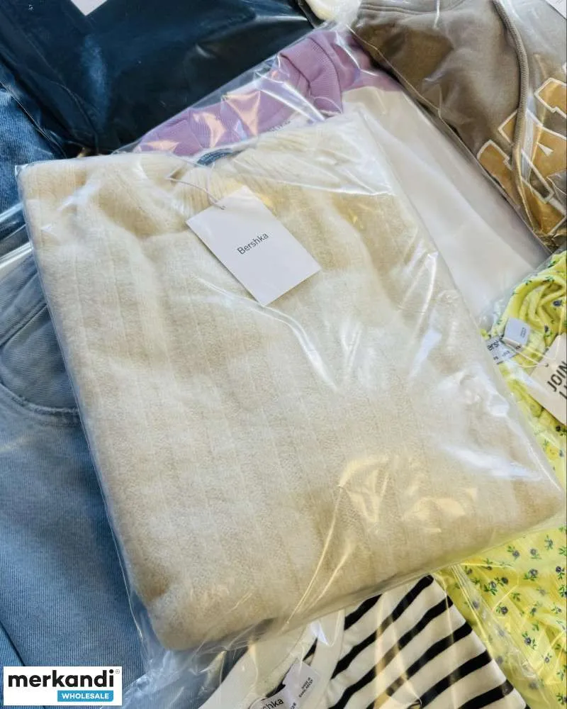 ROPA BERSHKA MUJER/HOMBRE MIX DE MODELOS Y TALLAS. CATEGORíA A NUEVO.