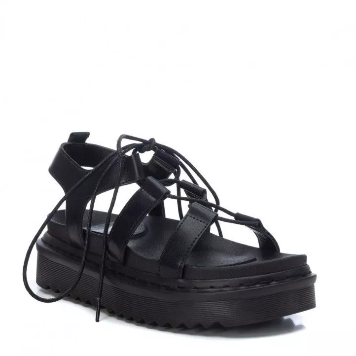 Sandalias plataformas Xti con diseño romano