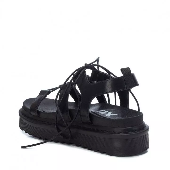 Sandalias plataformas Xti con diseño romano