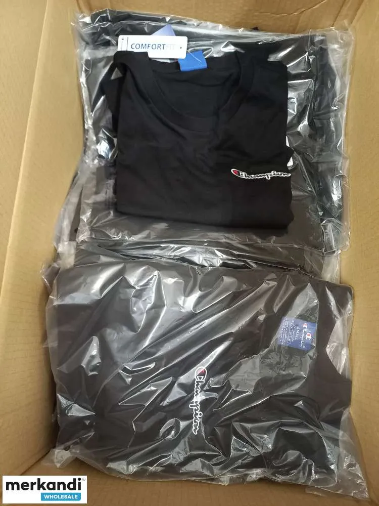 Stock de ropa de la marca Champion