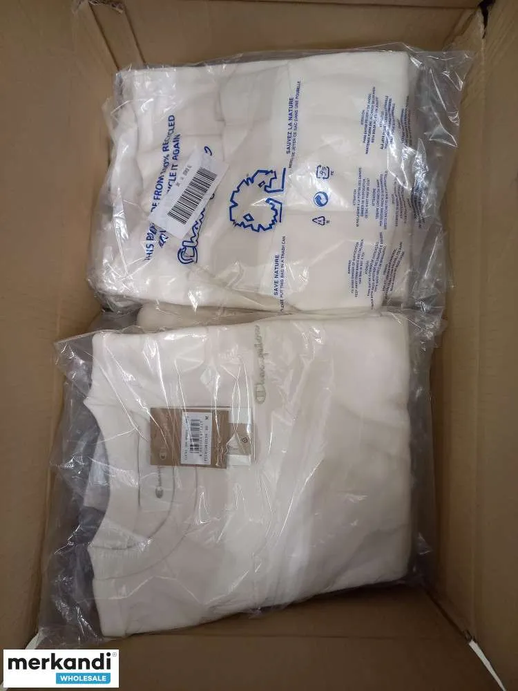 Stock de ropa de la marca Champion