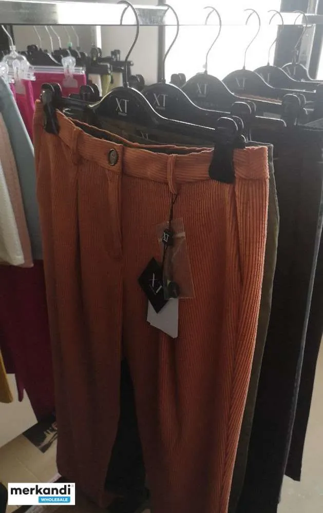 Stock de ropa de Xt Studio