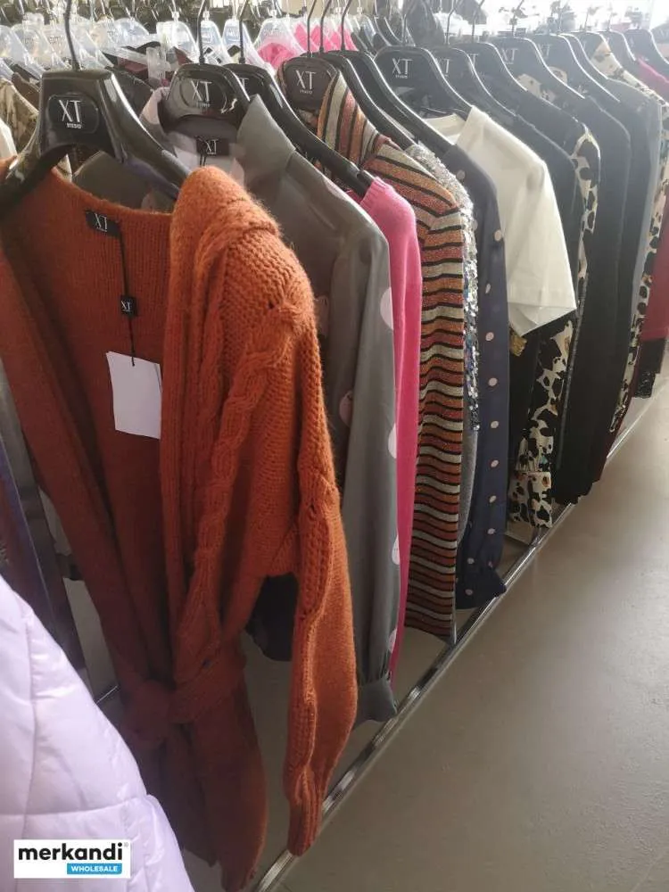 Stock de ropa de Xt Studio