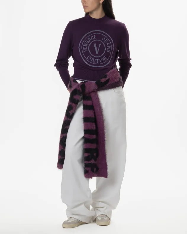 Suéter corto Versace Jeans Couture 77HAFM21 Morado