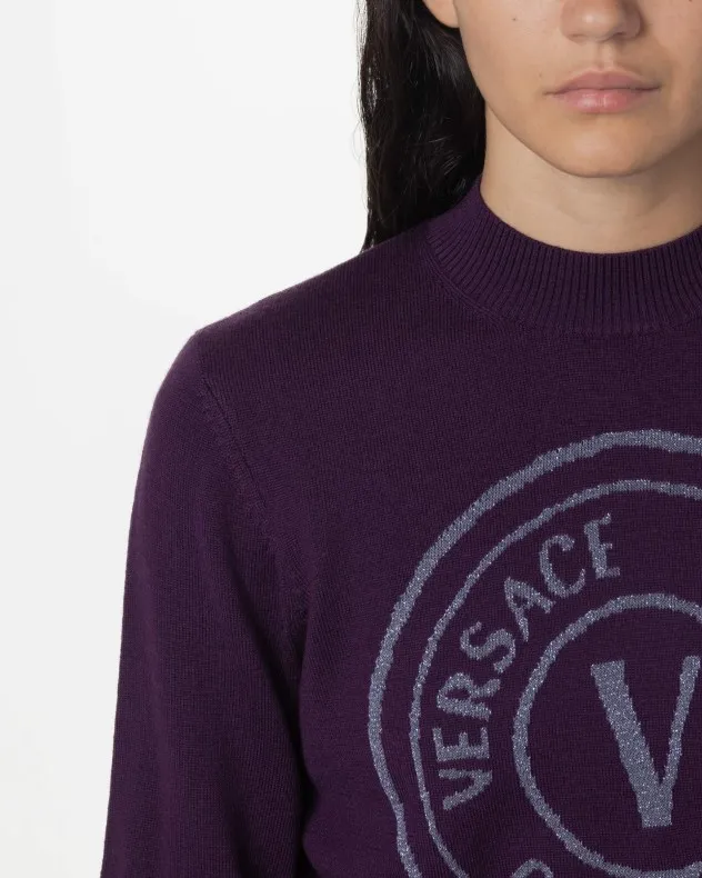 Suéter corto Versace Jeans Couture 77HAFM21 Morado