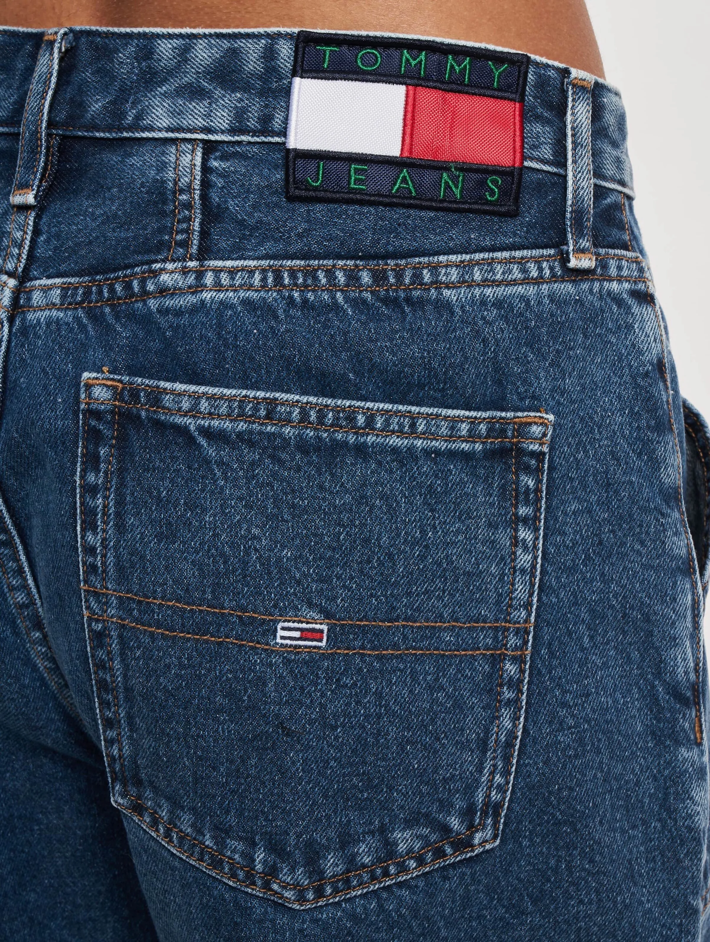 Tommy Jeans Tommy Jeans Mom Jean Tapered Be 632 Straight Fit Jeans