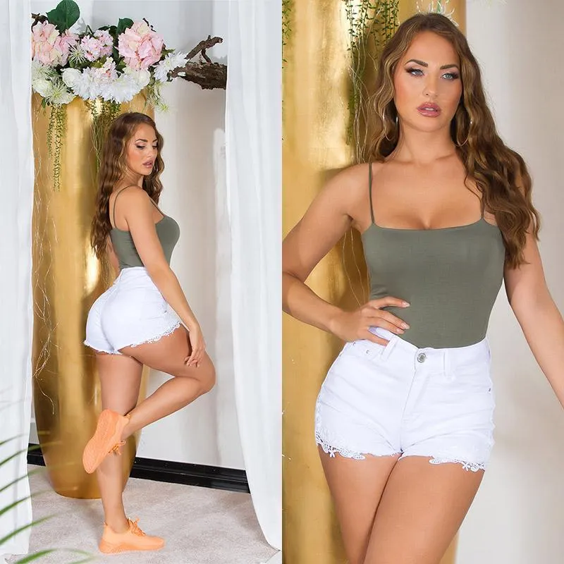 Top ajustado khaki con tirantes