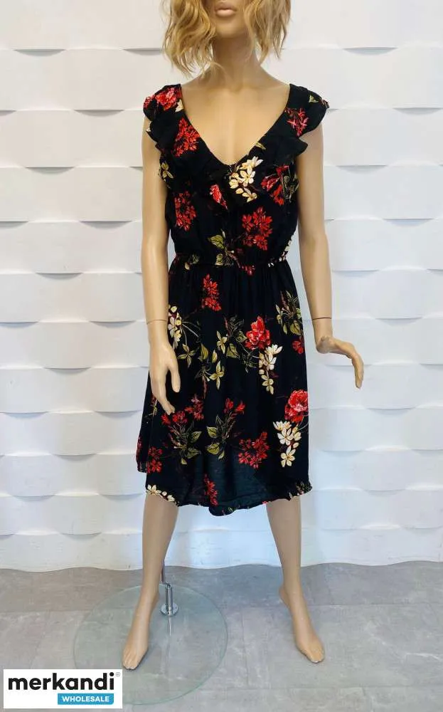 Verano, vestidos cortos con flores. Mezcla de modelos. Categoría A
