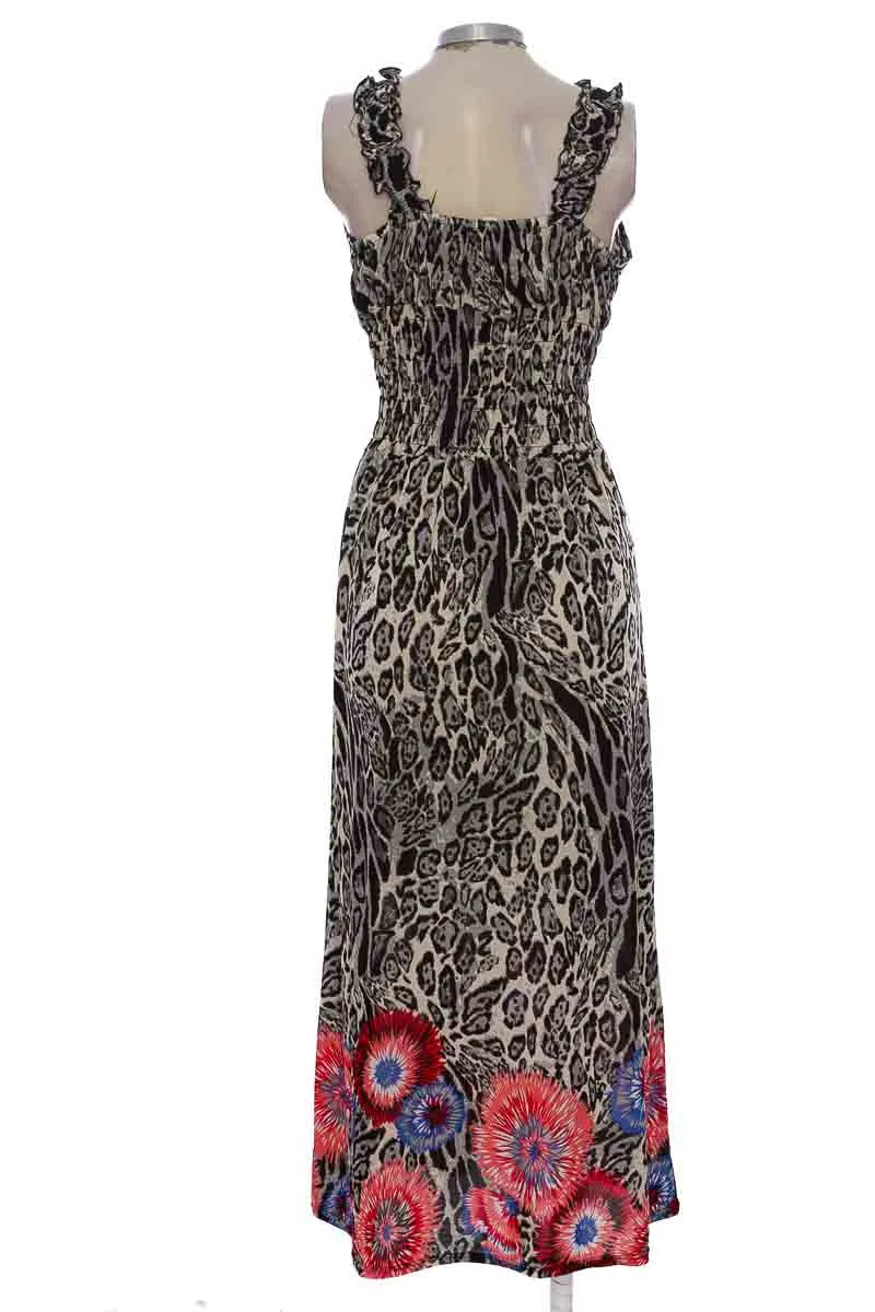VESTIDO / ENTERIZO COLOR GRIS  CLOSEANDO