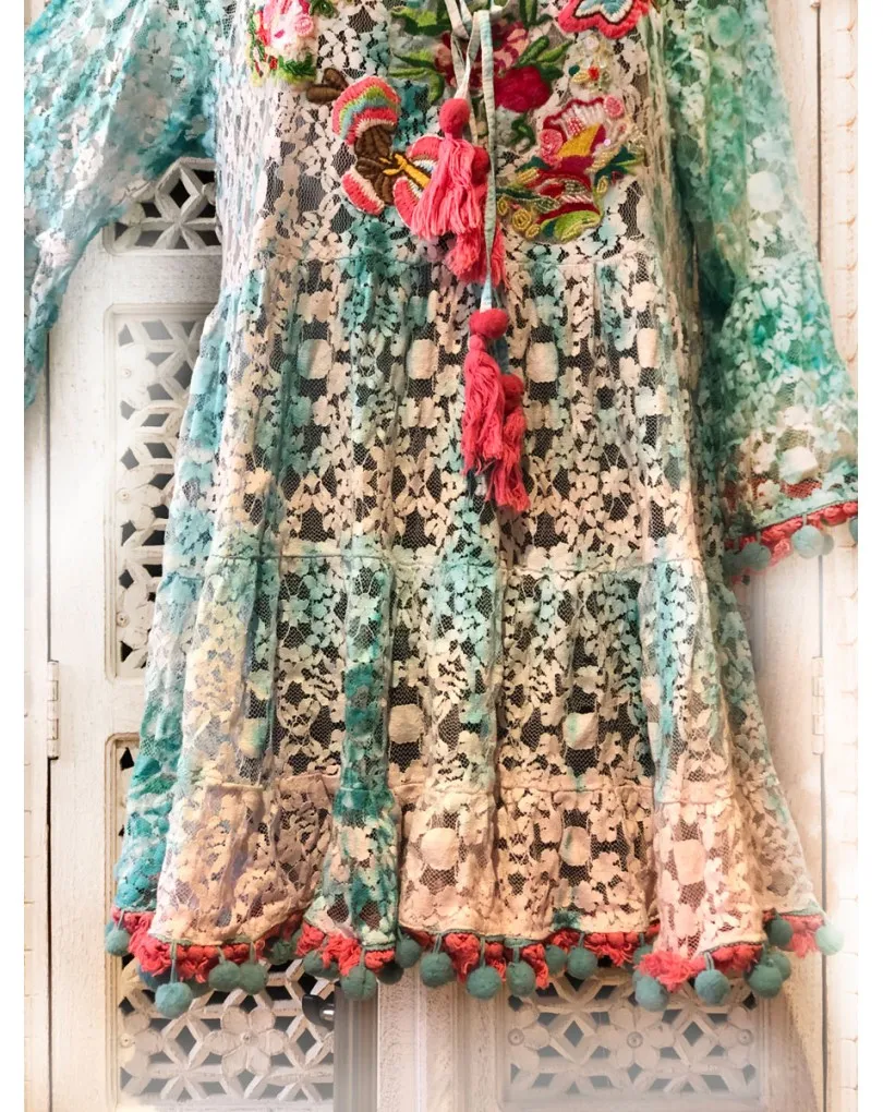 VESTIDOS CORTOS DE VERANO TARDE NOCHE Y PLAYA ENCAJES Y PASAMANERIA