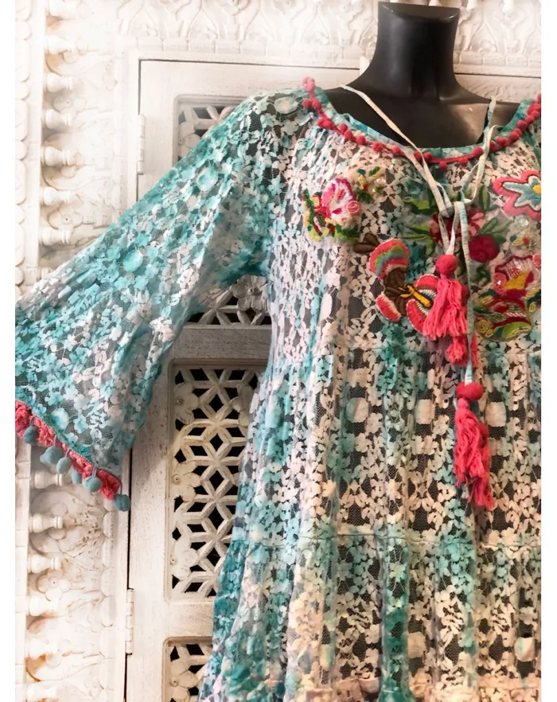 VESTIDOS CORTOS DE VERANO TARDE NOCHE Y PLAYA ENCAJES Y PASAMANERIA