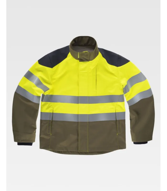 Workshell tricolor, ignífuga y antiestática, de alta visibilidad con cintas reflectantes y tejido Ripstop S9581