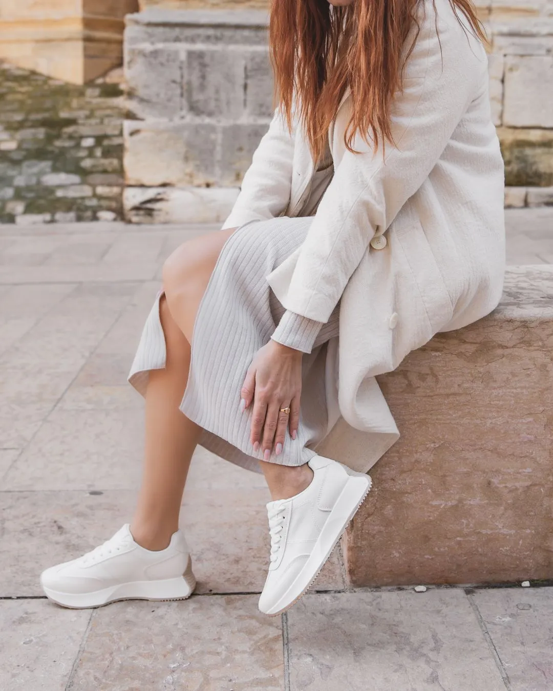 ZAPATILLAS DE LONA BLANCAS CON CORDONES PARA MUJER  OPALINE