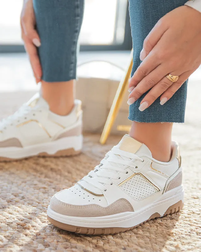 ZAPATILLAS DE MUJER DORADAS CON CORDONES  JUNE