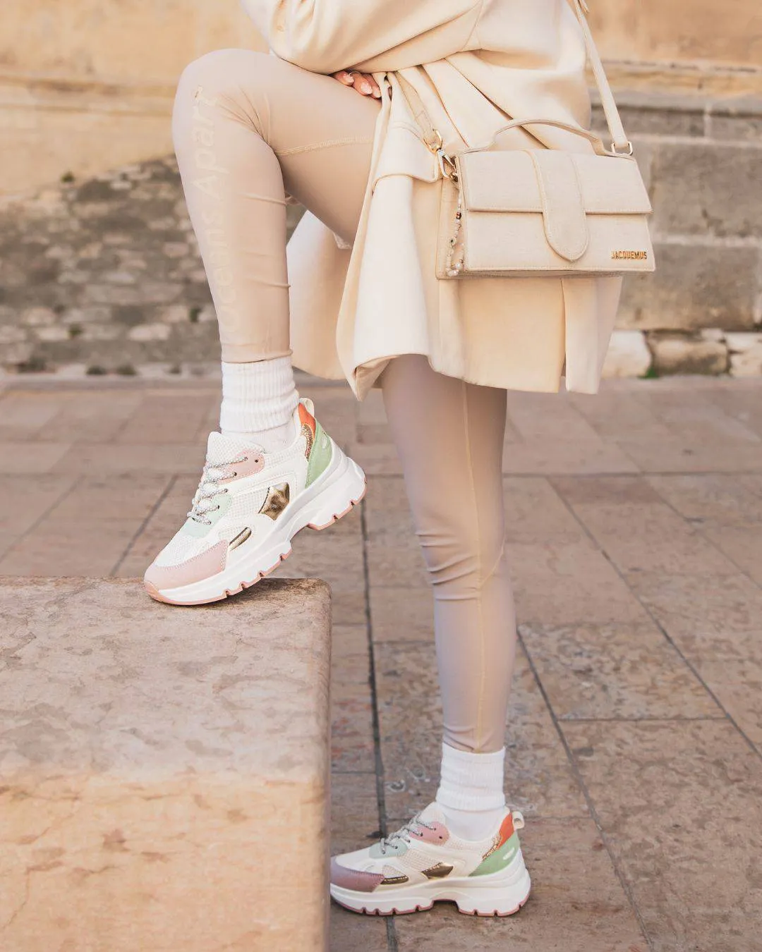 ZAPATILLAS MULTICOLORES CON CORDONES PARA MUJER  BAO