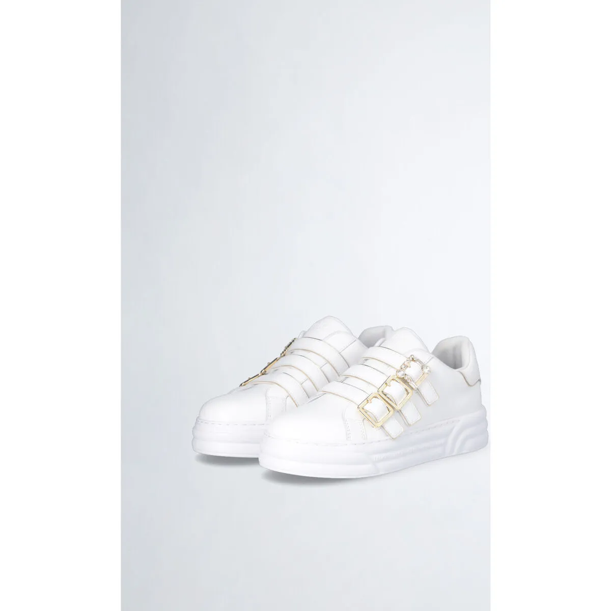 Zapatillas sin cordones con hebilla decorativa