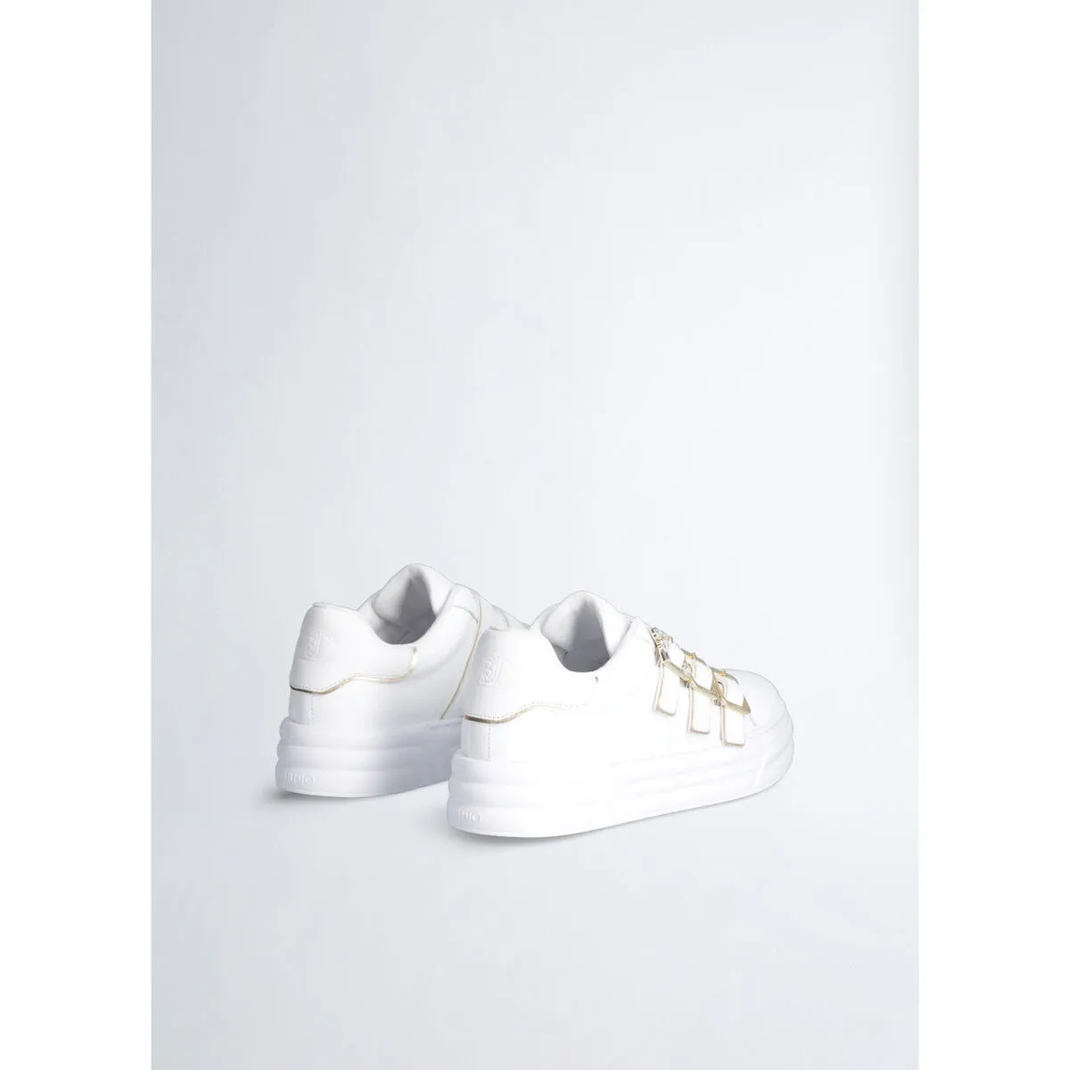 Zapatillas sin cordones con hebilla decorativa