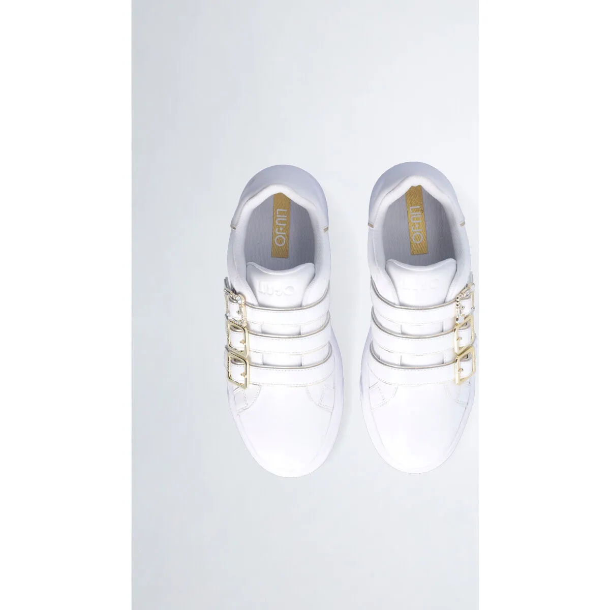Zapatillas sin cordones con hebilla decorativa